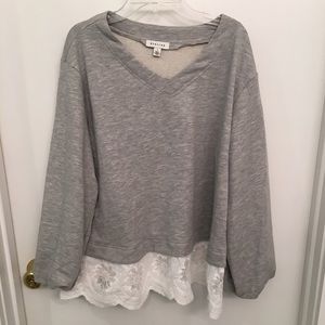 Stellar sweatshirt with embroidered bottom